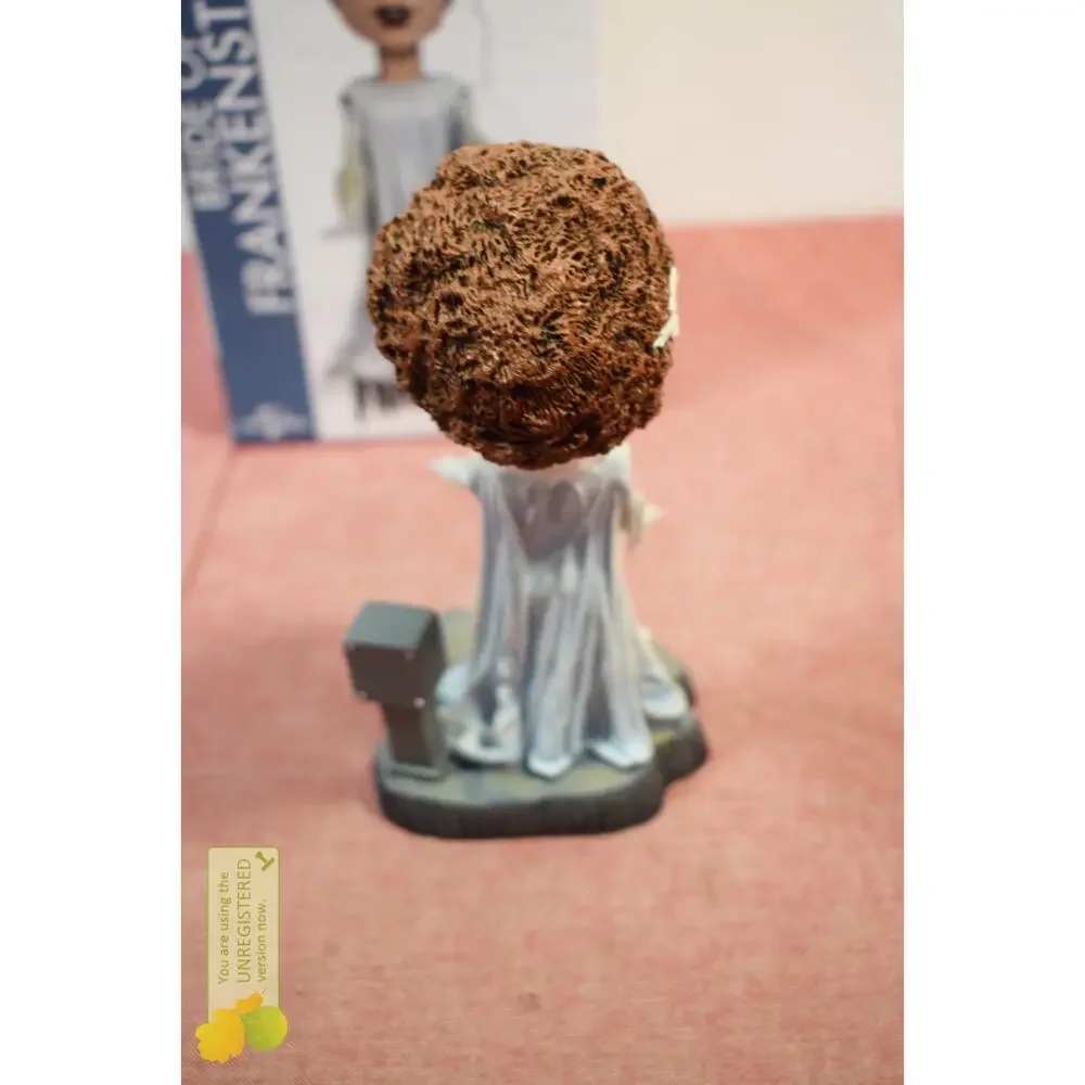 NECA Universal Monsters Bride of Frankenstein Head Knocker (Pack Wear)